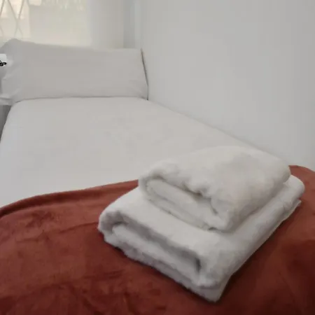 2 Y Magnifica Terraza Apartment Castelldefels