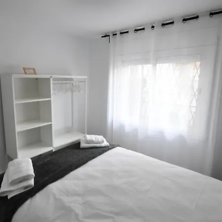 2 Y Magnifica Terraza Apartment Castelldefels