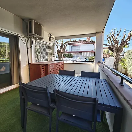 2 Y Magnifica Terraza * Castelldefels